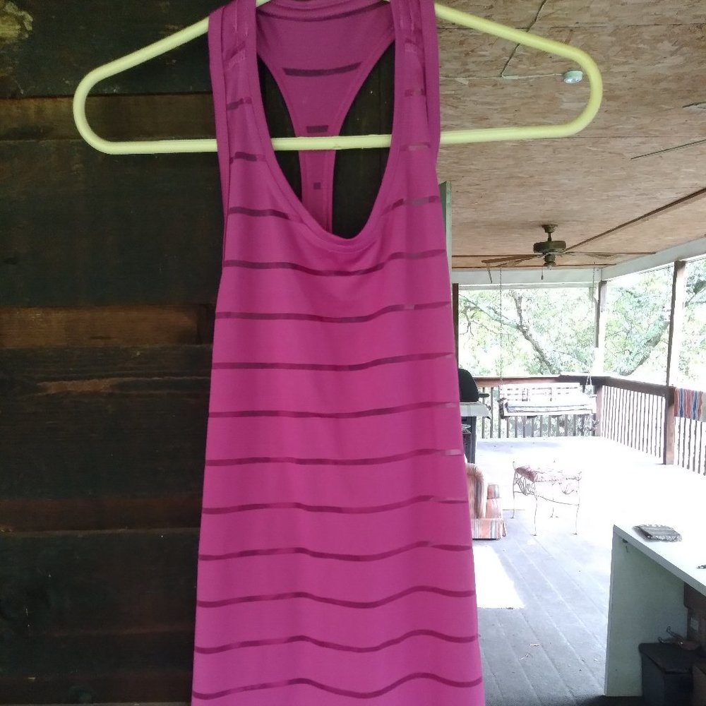 Athletic shirt women size Small